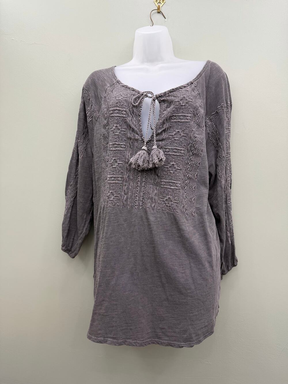 Lucky Brand 1X Embroidered Boho Peasant Top Gray 100% Cotton Tassel